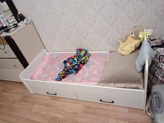 Срочно продам детскую кровать и тумбу, а в хорошем состоянии