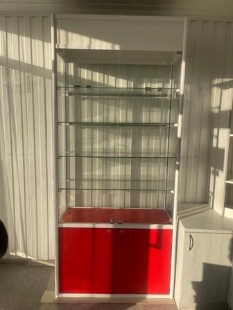 Продам витринный шкаф, торговое оборудование, стеклянный