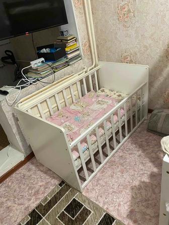 Продам манеж белый