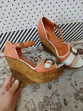 Продам босоножки