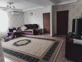 Продам диван с двумя креслами