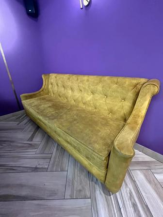 Продам диван в отличном состоянии не раздвижной