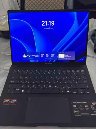 ASUS Zenbook 14 oled