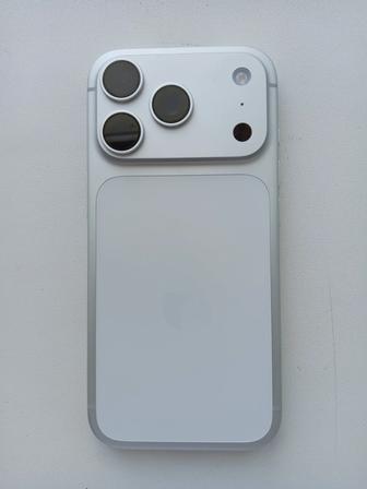 Айфон 17 про max белый