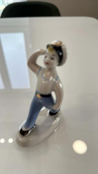 Статуэтка времен СССР