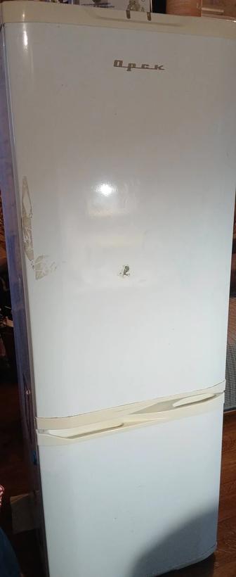 Продам холодильник на запчасти Орск