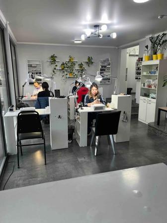 Аренда маникюрный столик