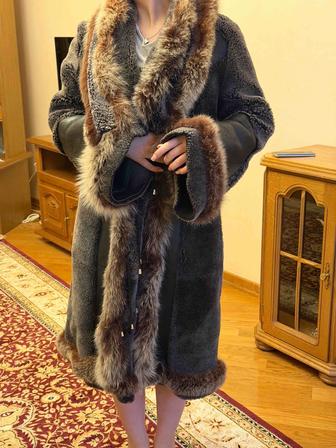 Продаю дубленку с натуральным мехом