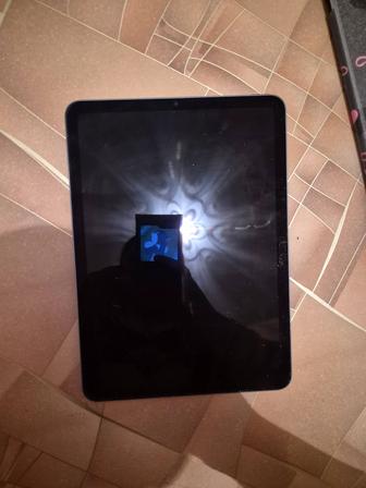 Продам iPad air 5 поколение