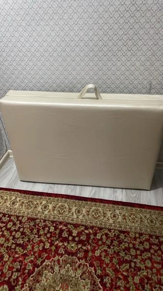 Продам кушетку и пуфик