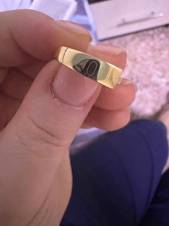 Продам золотое кольцо