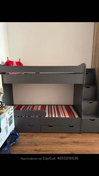 Двухъярусная кровать