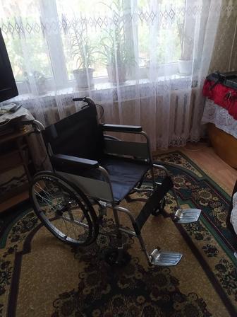Продам новую инвалидную коляску