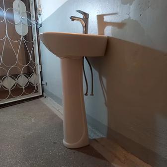 Продам раковину со смесителем