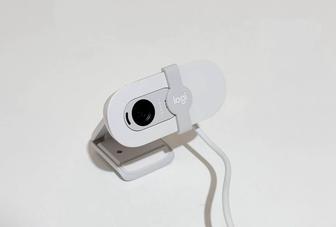 Веб-камера Logitech Brio 100