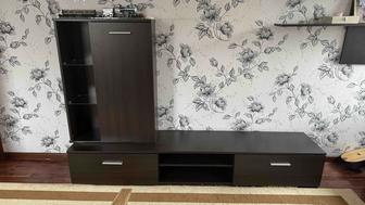 Срочно продам тумбу под телевизор
