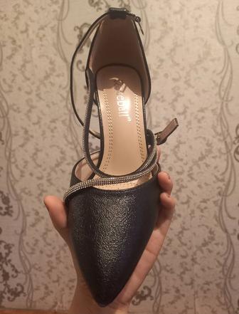 Туфли черные на небольшом каблуке