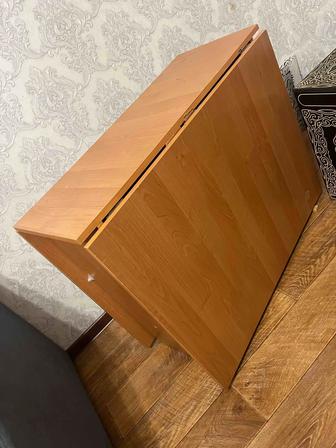 Продам стол книжный