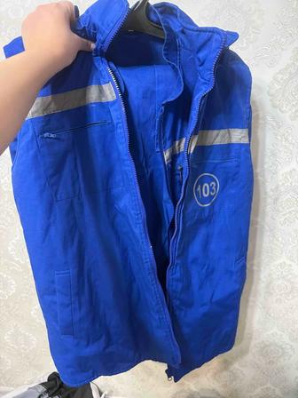 Одежда 103 БУ брюки безрукавка и спортивка