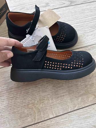 Школьные туфли