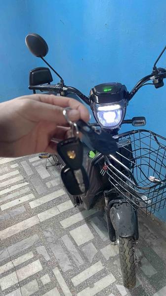 Электровелосипед SK8 Electric bike 10 дюйм 2022 10 дюймов черный
