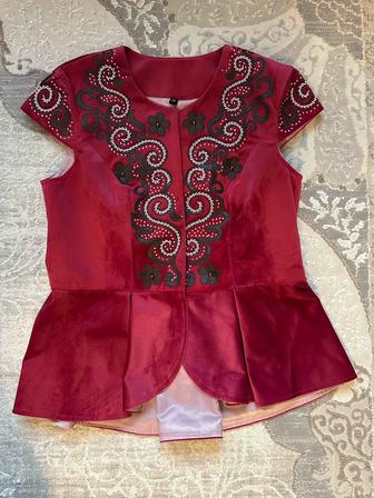 Камзол бордовый