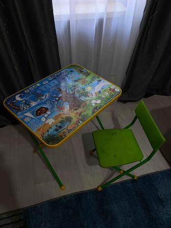 Продам детский столик