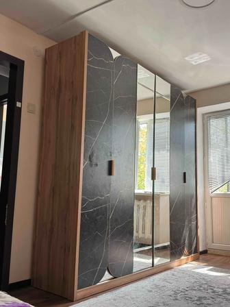 Распашной шкаф