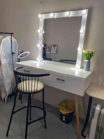 Продам визажный стол