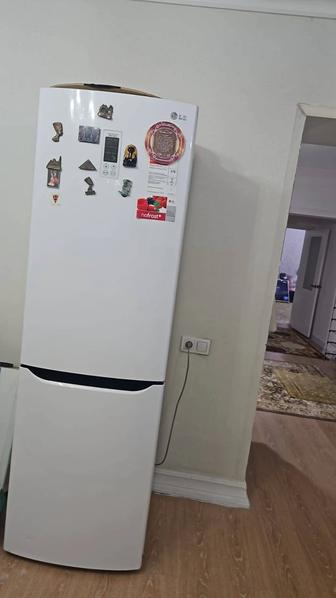 Продам холодильник