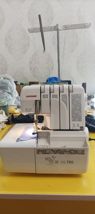 Продаю оверлок 4-х ниточная Janome ML 785 в отличном состоянии без царапины