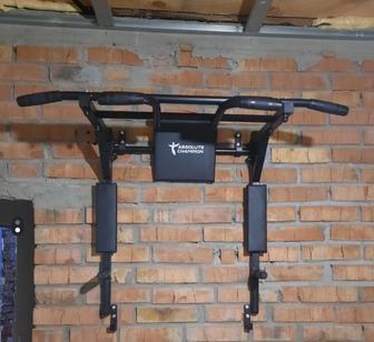 Турник настенный