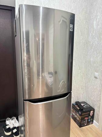 Продам LG холодильник в хорошом состояние