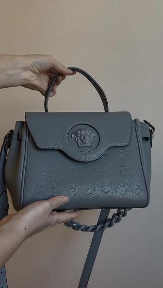 Сумка от Версаче, ОАЭ