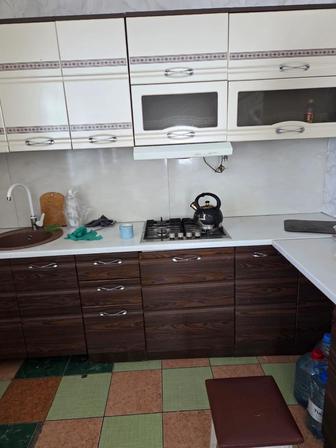 Продам кухонный гарнитур в отличном состоянии