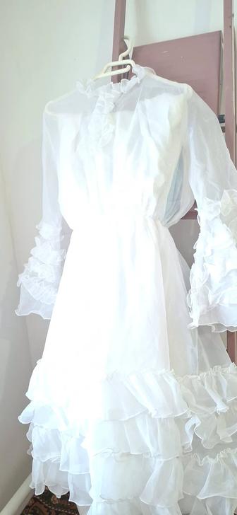 Национальное белое платья