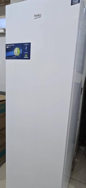 Продаю морозильную камеру Beko