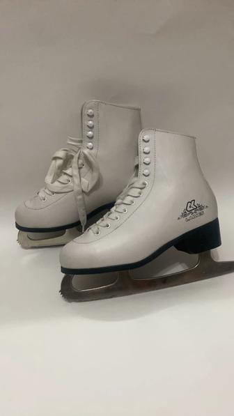 Продам фигурные коньки