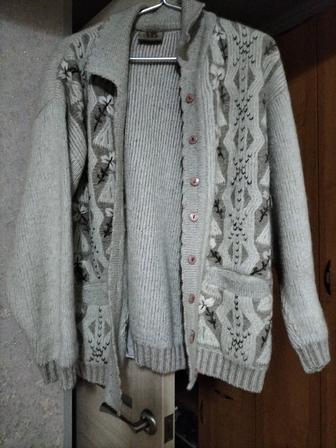 Продажа женской одежды, кофты