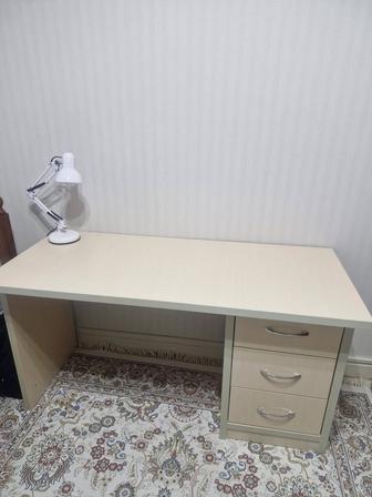 Продам стол письменный
