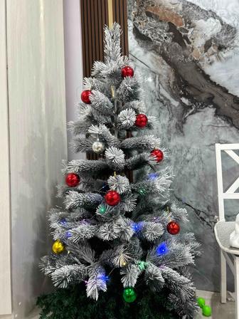 Елка новогодняя