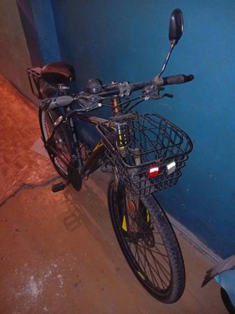 Продам велосипед и электровелосипед имеется АКБ литиевый с зарядкой шлеем