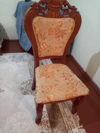 Стол и стулья продается в хоршем сост