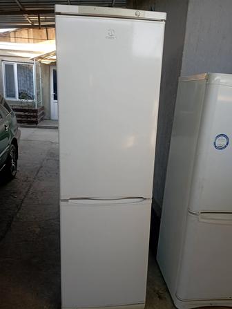 Холодильник Индезит б/у