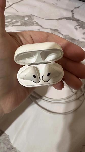 Футляр AirPods