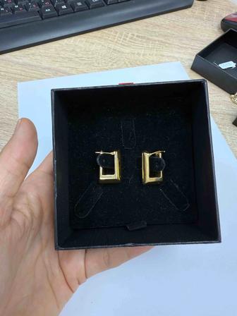 Золото серьги 585 пробы 4,65 грамм