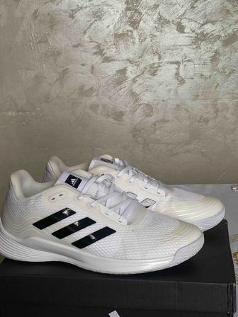 Adidas NOVAFLIGHT