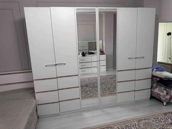 Спальный гарнитур почти новая продаю с связи с переездом