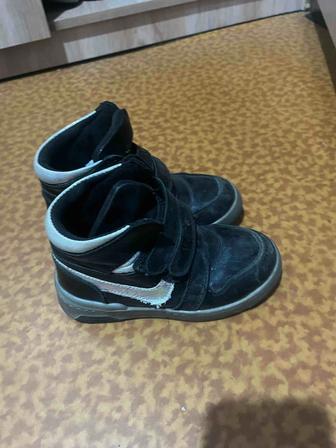 Ботиночки на мальчика на весну