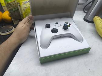 Геймпад/джойстик XBOX ONE/SERIES новая ревизия/коробка